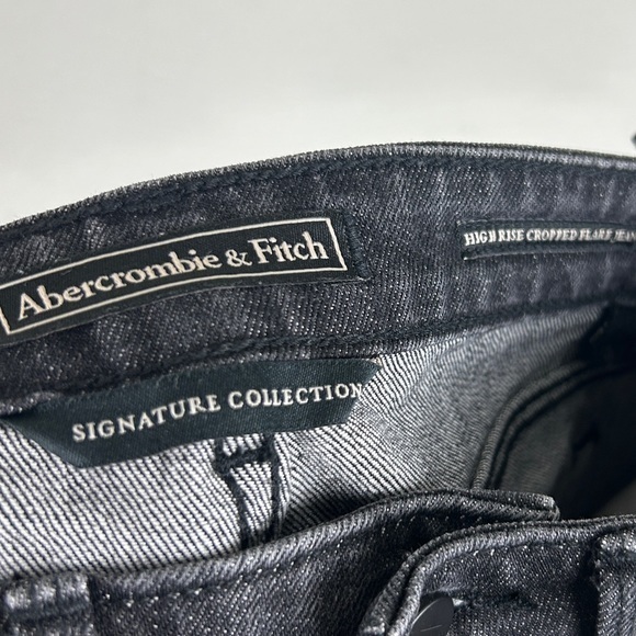 Abercrombie & Fitch High Rise Cropped Flare Jean Black Wash Raw Hem 24 short - Picture 7 of 7